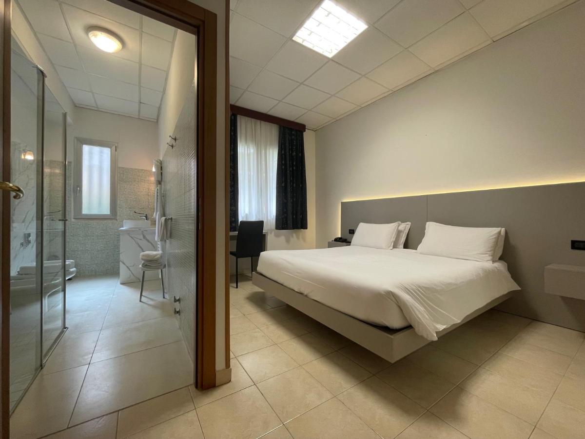 Hotel Leonardo Brescia Zewnętrze zdjęcie