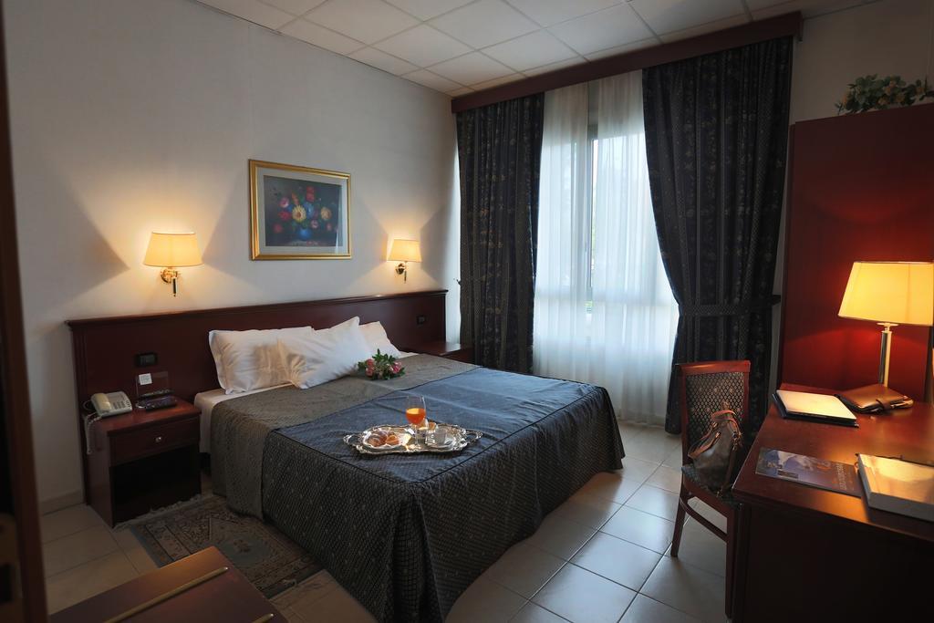 Hotel Leonardo Brescia Zewnętrze zdjęcie